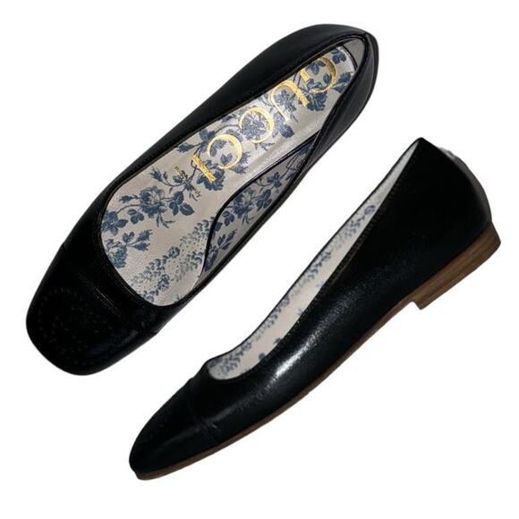 Gucci Hills Perforated GG Logo Black Leather Feminine Slip On Flat Shoes Size 38 - Picture 1 of 12